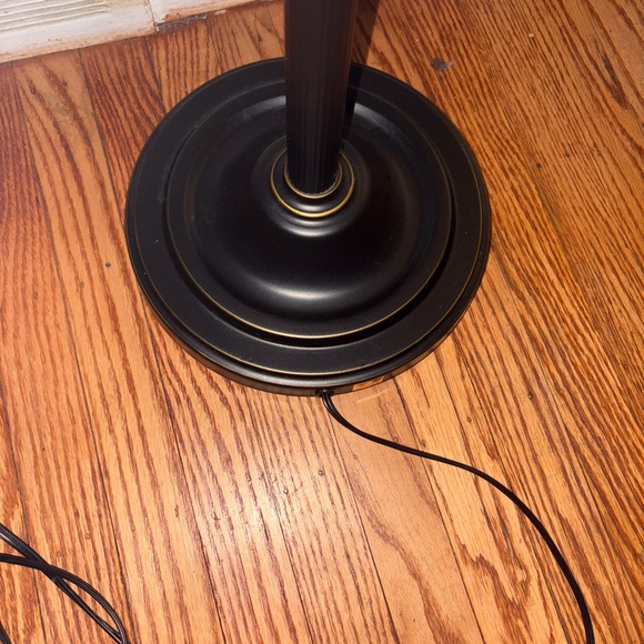 Better Homes And Gardens metal floor lamp - Picture 5 of 5
